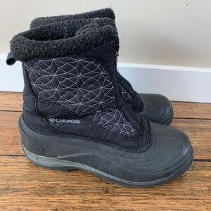 Columbia Cascadian Black Textile Rubber Snowflake Lined Cold Winter Boots